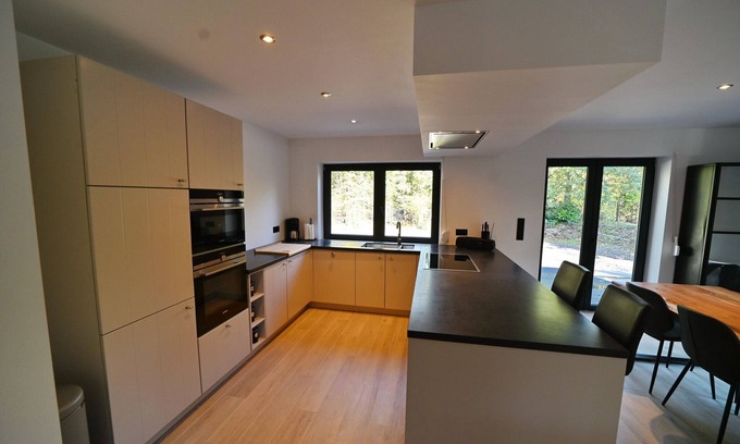 Somme-Leuze Ski Chalet | Chalet ideally located on the edge of forest