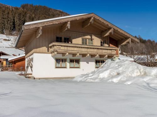 Muhlbach im Pinzgau Apartment | Chalet in Bramberg near Ski Slopes