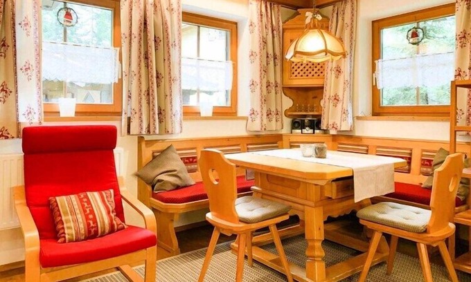 Konigsleiten Apartment | Chalet in Königsleiten near Ski Slopes