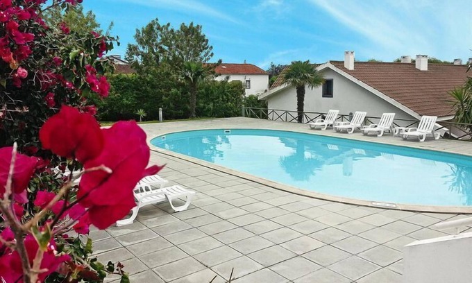 Lagoa House | Chalet in Lagoa with Natural Pools Nearby