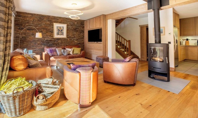 Meribel Ski Chalet | Chalet in méribel center with outdoor jacuzzi and sauna