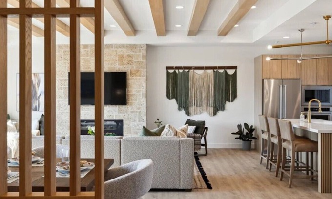Midway House | Chalet-Inspired Luxury Retreat Sleeps 14