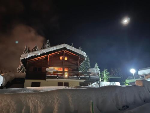 Les Carroz-d'Araches Ski Chalet | Chalet L'AS DE CARROZ