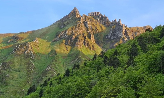 Mont-Dore Ski Chalet | chalet le balcon du Sancy - location du samedi au samedi - linge de lits fournis - option ménage fin de séjour non proposée