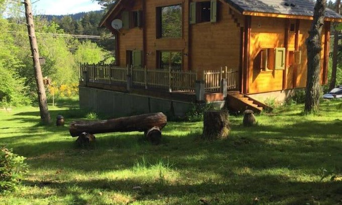 Saint-Sauveur-Camprieu Ski Chalet | Chalet le Brame en Cevennes