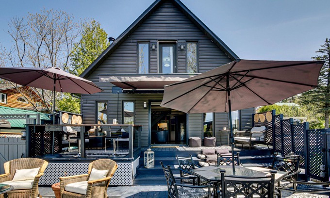 Mauricie Ski Chalet | Chalet le petit manoir SPA and SAUNA VIEW OF THE SAINT-MAURICE RIVER