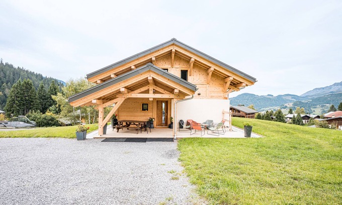 Cohennoz Ski Chalet | Chalet 'Les 2 Soeurs' with Mountain View, Private Terrace and Wi-Fi