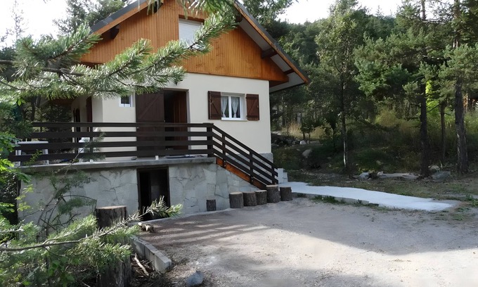 Meolans-Revel Ski Chalet | Chalet 'Les Chalets' with Mountain View, Shared Terrace and Private Garden