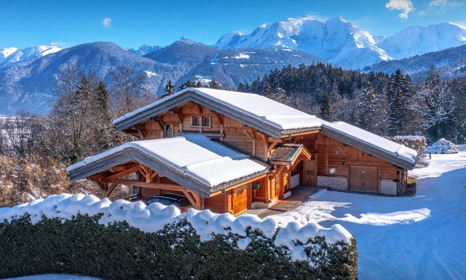 Domancy Ski Chalet | Chalet Les Vosnes - Mont Blanc holiday for 14, spa & views - OVO Network