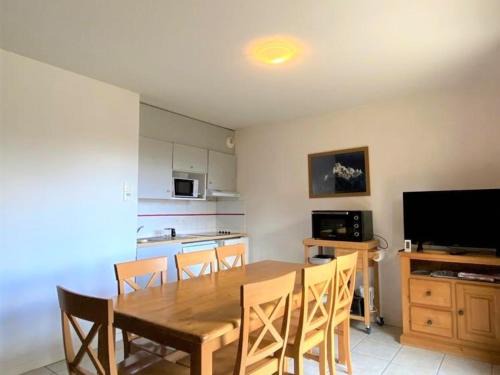 La Joue du Loup Ski Chalet | Chalet mitoyen 3 pièces 7 personnes avec piscine et sauna - Résidence Les Flocons du Soleil - FR-1-504-56