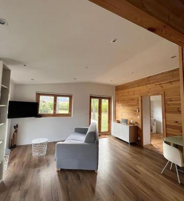 Plan-d'Aups-Sainte-Baume Ski Chalet | Chalet moderne tout équipé avec piscine