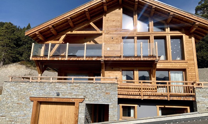 Montgenevre Ski Chalet | CHALET NAÏGA, new, design, panoramic view and SPA, 15p, village.