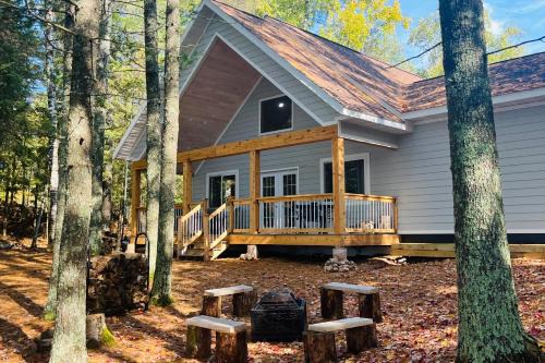 St Germain House | Chalet on the Bay