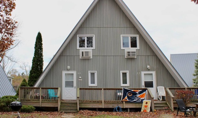 Stevensville House | Chalet on the Lake 68 w/Beach Access, Pools, Sport Courts, Fishing Pond & more!