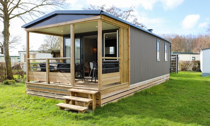 Kortgene Ski Chalet | Chalet op camping aan het Veerse Meer