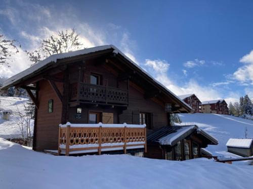 Crest-Voland Ski Chalet | Chalet rénové 2-4 pers, terrasses, vue Mont Charvin - FR-1-505-187
