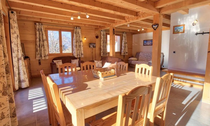 Notre-Dame-de-Bellecombe Ski Chalet | Chalet typique, 4 chambres, vue montagne, WIFI, parking - FR-1-505-66