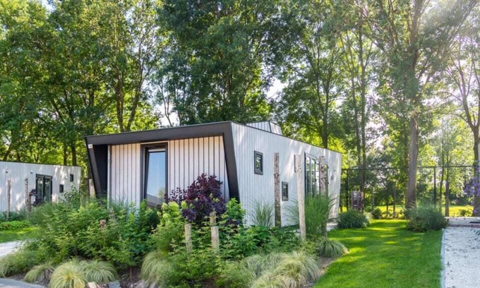 Kerkdriel Ski Chalet | Chalet with 2 bedrooms and a terrace