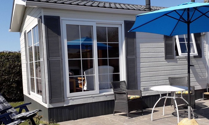 Tzummarum Ski Chalet | Chalet with garden, near Wadden Sea