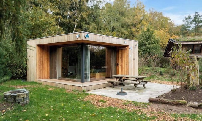 Otterlo House | Chalet with living room/bedroom, 1 bathroom and aircon