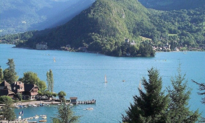 Talloires-Montmin Ski Chalet | CHALET with panoramic view of the bay of Talloires and Tournette