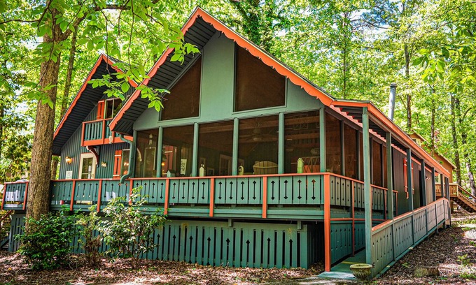 Pine Mountain Ski Chalet | Chalet with Screened in porch with just steps away from the playground