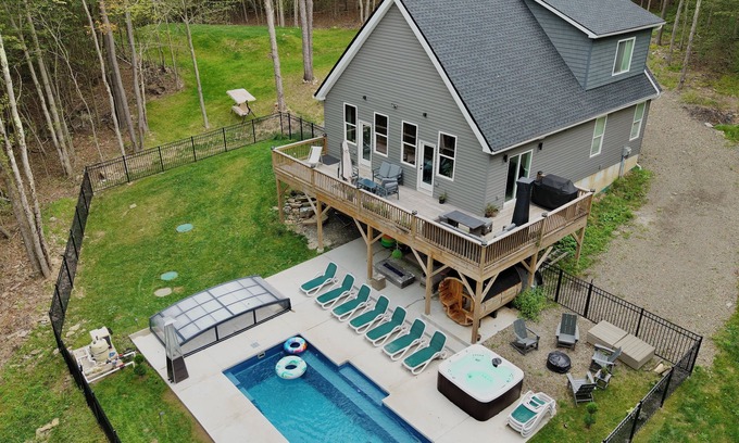 Bouvet Island Ski Chalet | Chalet with year round heated pool, sauna, jacuzzi and a Fully fenced in yard