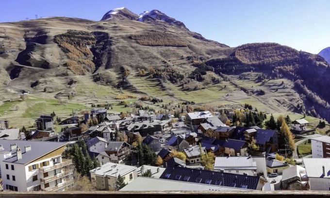 Les Deux Alpes Apartment | Chalets du Soleil by Interhome