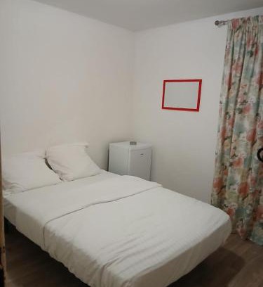 Epinay-sur-Seine Bed & Breakfast | Chambre à 20 minutes de Paris TOUR EIFFEL, APPARTEMENT COMMUN