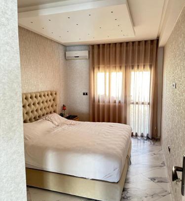 Agdal House | Chambre à Agdal Rabat dans un appartement partagé -king bed-