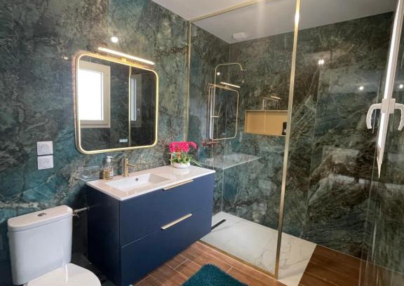 Jougne House | chambre à la frontière