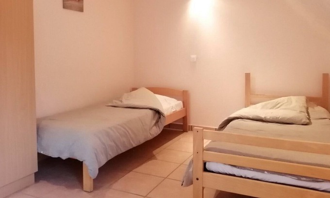 Pailherols House | Chambre 4-Twin room-Private Bathroom-Comfort-Garden view