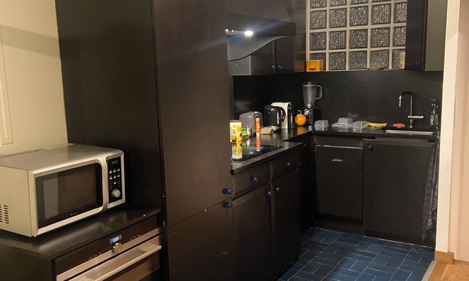 Le Pre-Saint-Gervais Bed & Breakfast | Chambre Avec Salle de Bains Privative Située Dans un Ancien Hôtel