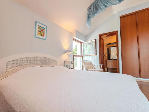 Velles Bed & Breakfast | Chambre Bleue Lumineuse et Climatisée - FR-1-591-672