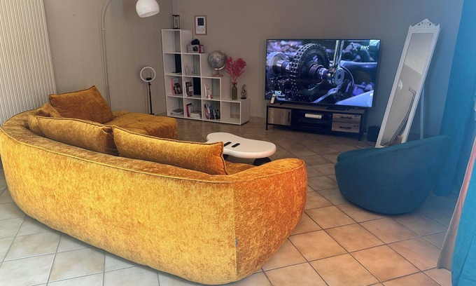 Fleury-les-Aubrais Bed & Breakfast | Chambre d'hôte located 5min walk from Fleury les Aubrais train station