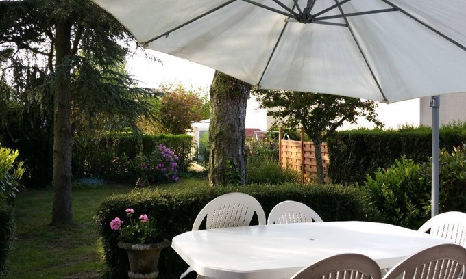 Voisins-le-Bretonneux Bed & Breakfast | CHAMBRE D'HÔTE CONFORTABLE