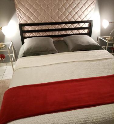 Vern-sur-Seiche Bed & Breakfast | Chambre d' hote avec grand lit et salle d'eau privative pour une persone ou un couple