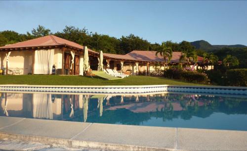 Deshaies House | Chambre d'hotes "Villa Rayon Vert"