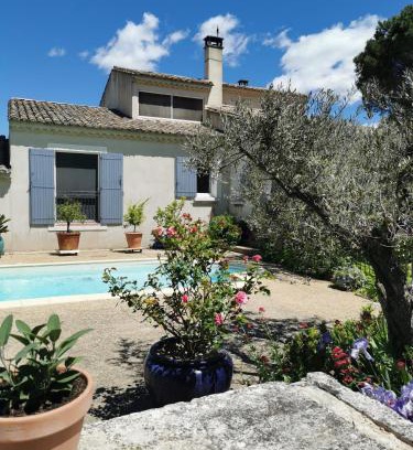 Eyragues Bed & Breakfast | Chambre dans verdure Provençale