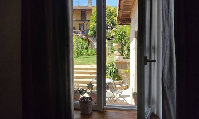 Moissac Bed & Breakfast | Chambre des Bois - Ground floor - shared bathroom - 5 minutes from the center