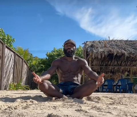 Santa Maria House | Chambre Deux Palmiers avec Salle de Bain Partagée Proche de l'Aéroport