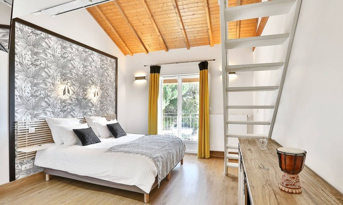 Agonac Bed & Breakfast | Chambre Saly in the Périgord Vert near Brantôme, Little Venice