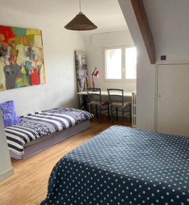 Mondeville Bed & Breakfast | Chambre spacieuse et lumineuse