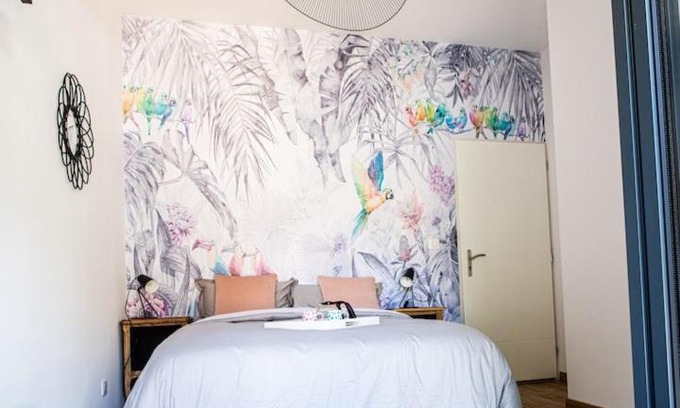 Vinzelles House | Chambre tropicale privée au coeur d'un village calme et proche du vignoble