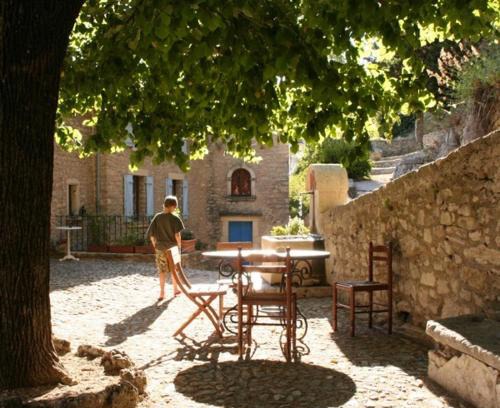 Montbrun-les-Bains Bed & Breakfast | Chambres d'hôtes de l'Abbaye