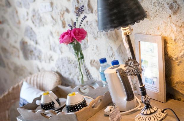 Port-Sainte-Marie Bed & Breakfast | Chambres d'hôtes Larroquinière