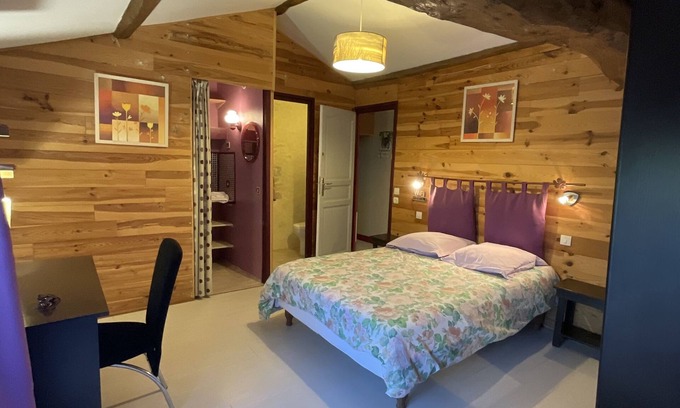 Saint-Jean-de-Sauves House | Chambres et Gîtes Les Mésanges