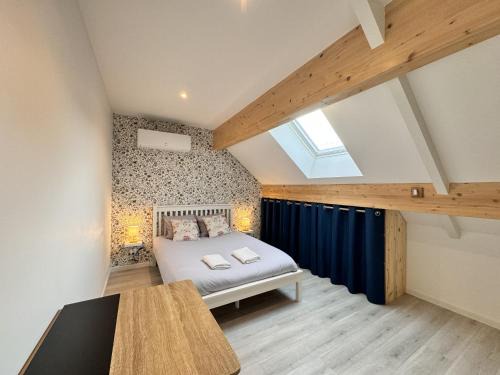 Ruaudin House | Chambres privées avec salle d'eau, clim, TV - Proche circuit - Campagne - 2p