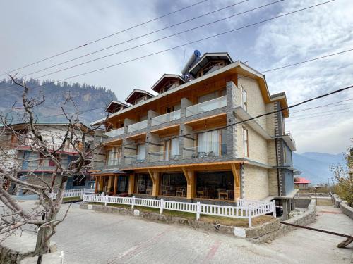 Manali Hotel | CHAMBYAL's RETREAT