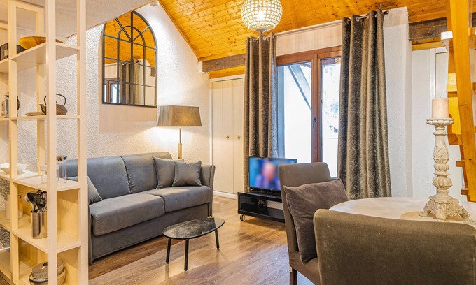 Chamonix City Centre Apartment | Chamour - A duplex apartment with Mont-Blanc view